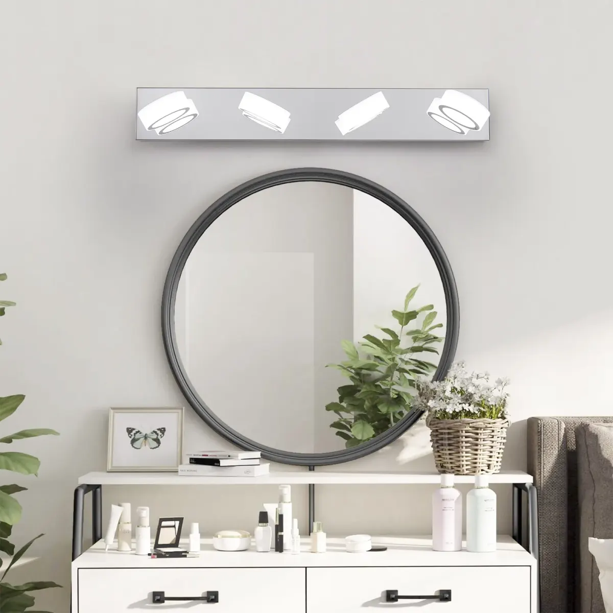 Acrylic shade vanity bar, 4 lights, chrome