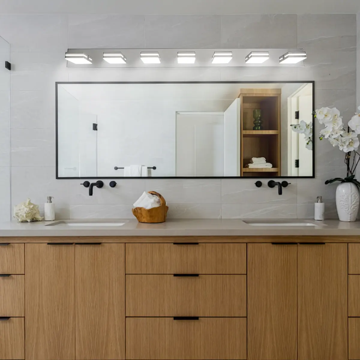 Minimalist LED vanity bar, 7 lights, chrome, view 2