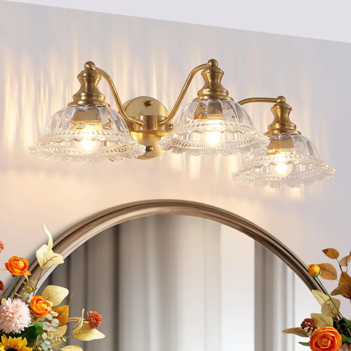 3-light vanity light, gold, view 6