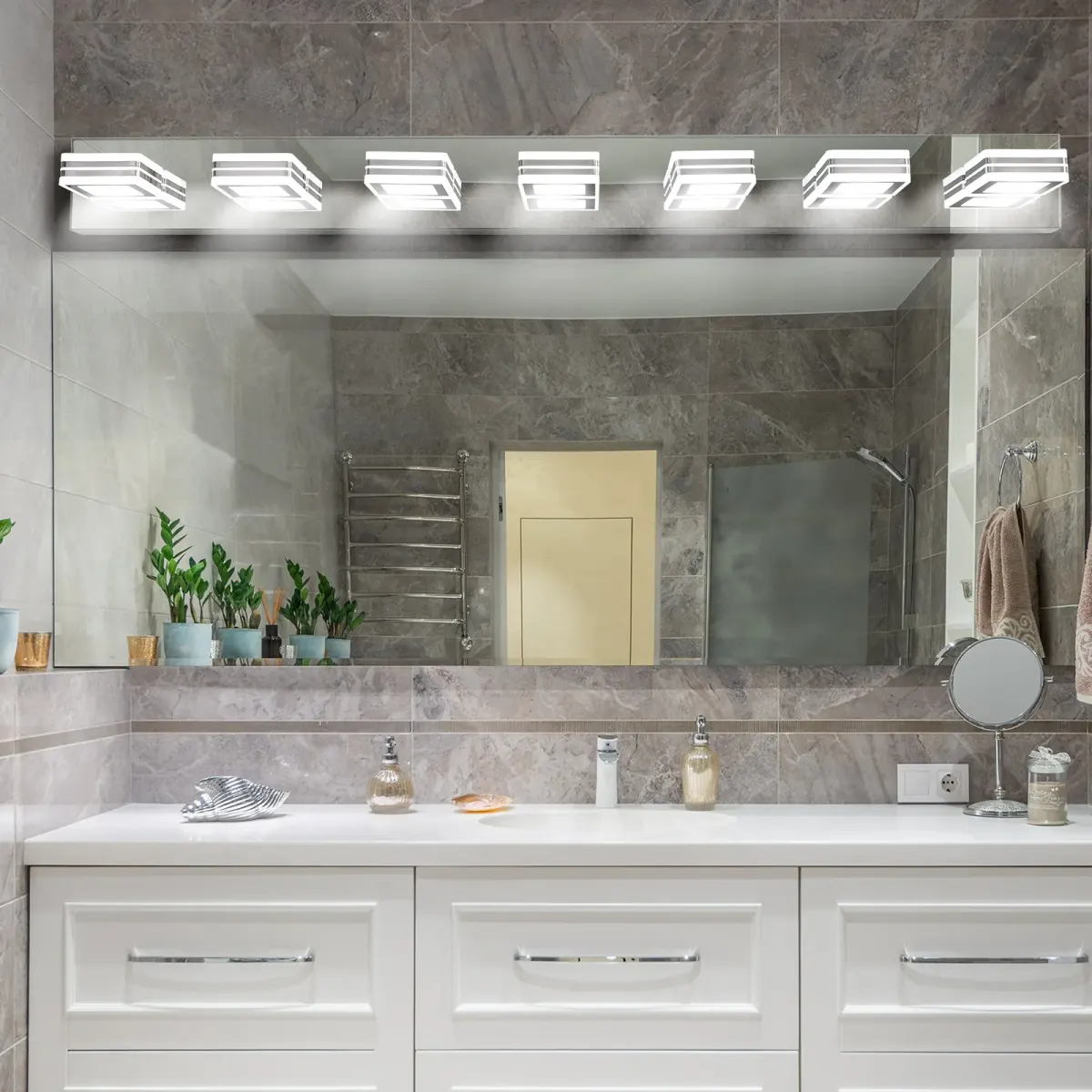 Square acrylic vanity bar, 7 lights, chrome, view 2