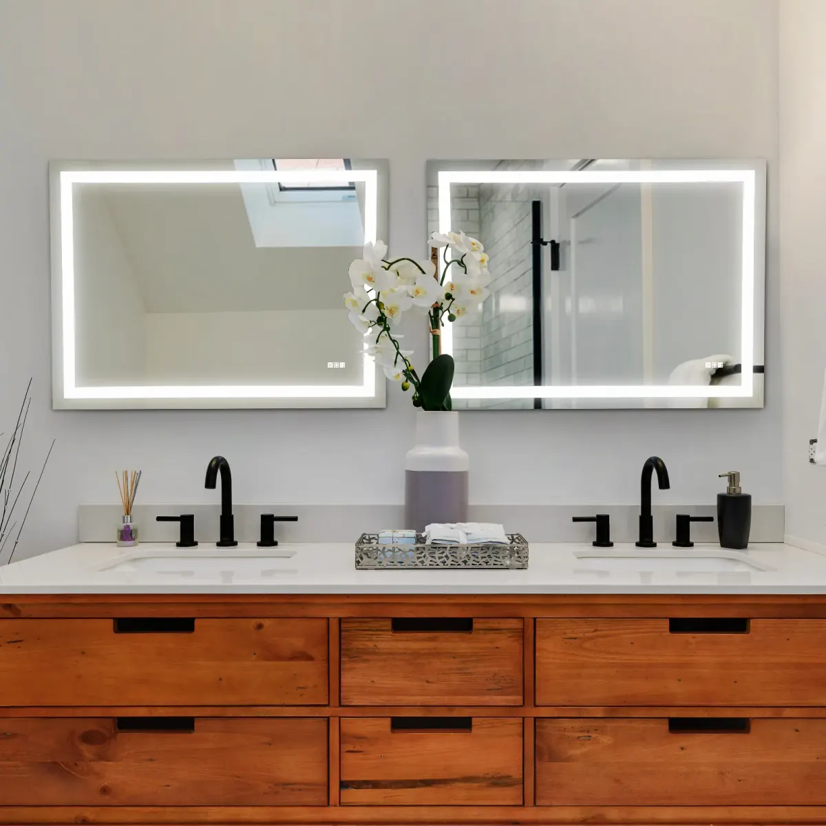 Vanity light, 48 in, clear, view 2