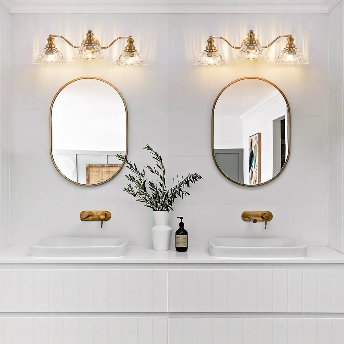 3-light vanity light, gold, view 2