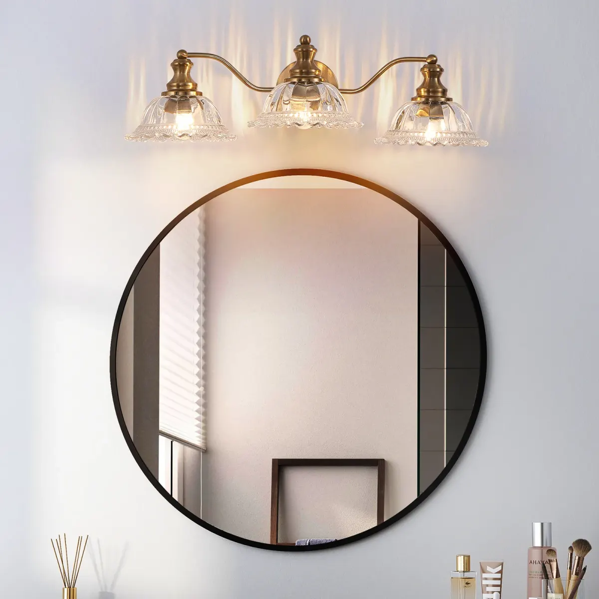 3-light vanity light, gold, view 4