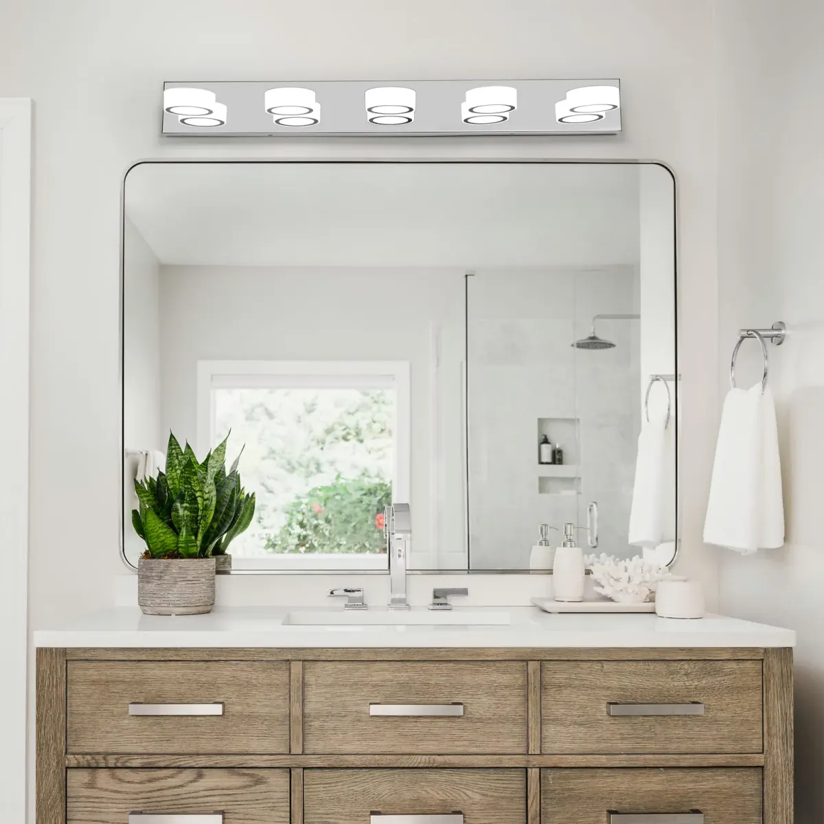 Acrylic shade vanity bar, 5 lights, chrome, view 2