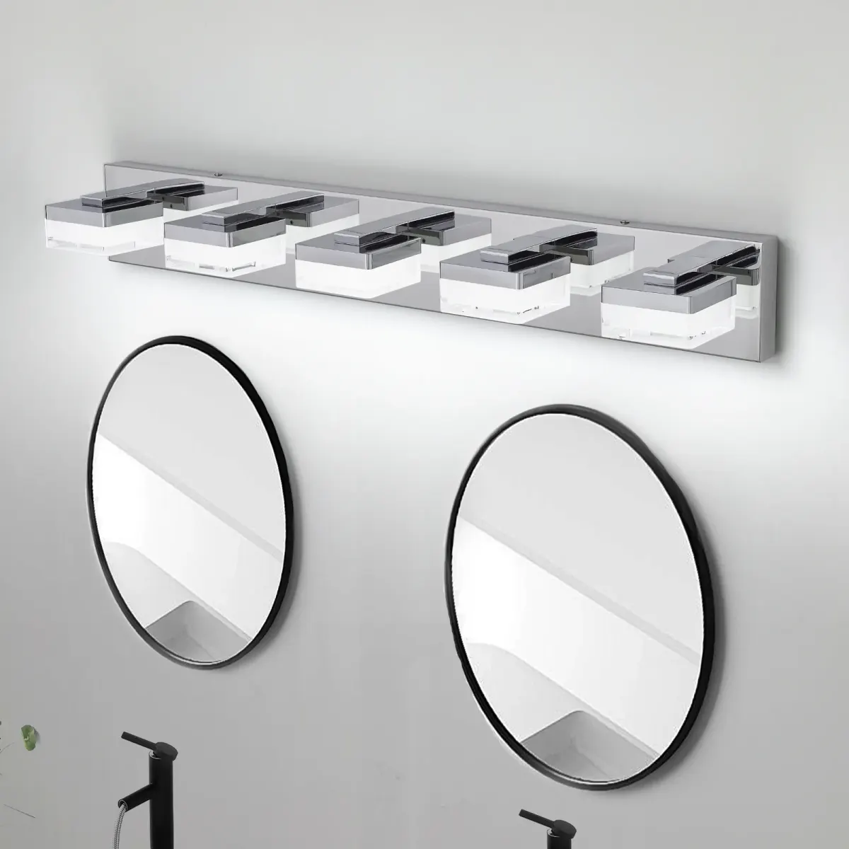 5-light vanity light, chrome, view 2