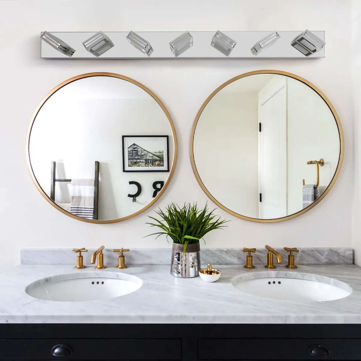 Square acrylic vanity bar, 7 lights, chrome